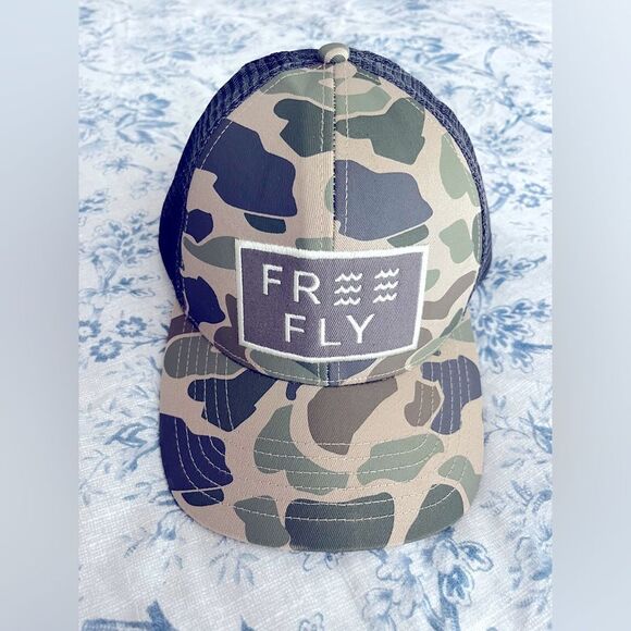 FREE FLY Camouflage Trucker Hat - Picture 1 of 5